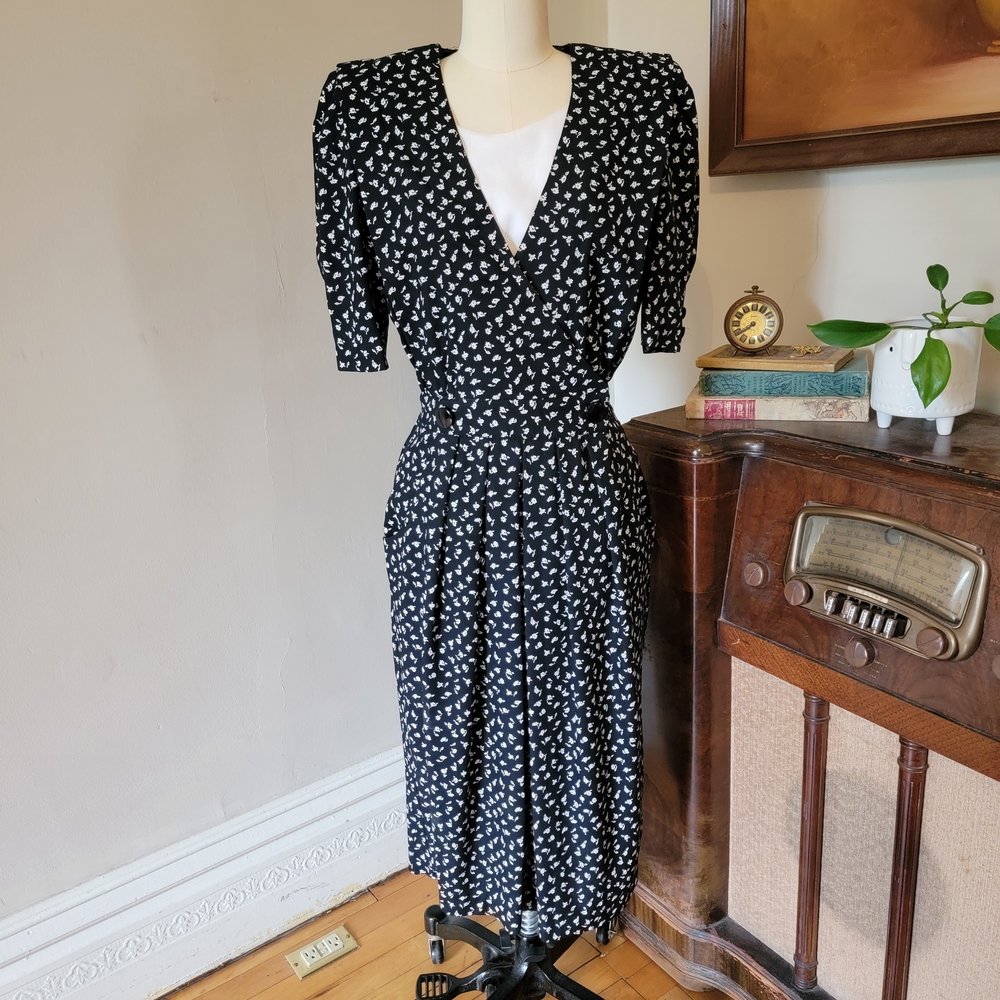 Elaine Benes Costume